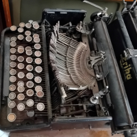 Антикварна пишеща машина Erika, снимка 2 - Антикварни и старинни предмети - 44991269