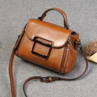 Малка дамска чанта от естествена кожа Brown 1221, снимка 7 - Чанти - 45353191