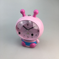 Детски настолен часовник с вградена силна аларма за по-лесно събуждане Пчеличка 16х10см , снимка 2 - Детски - 44995235