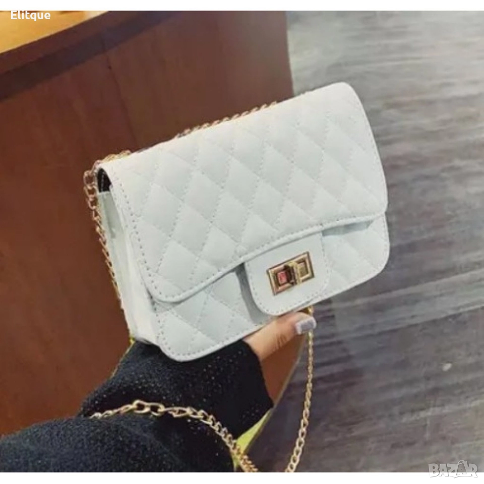 Капитонирана модна чанта с дълга дръжка в златисти цвят, снимка 1