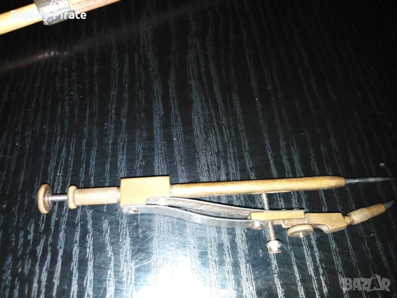 стар бронзов пергел , снимка 1