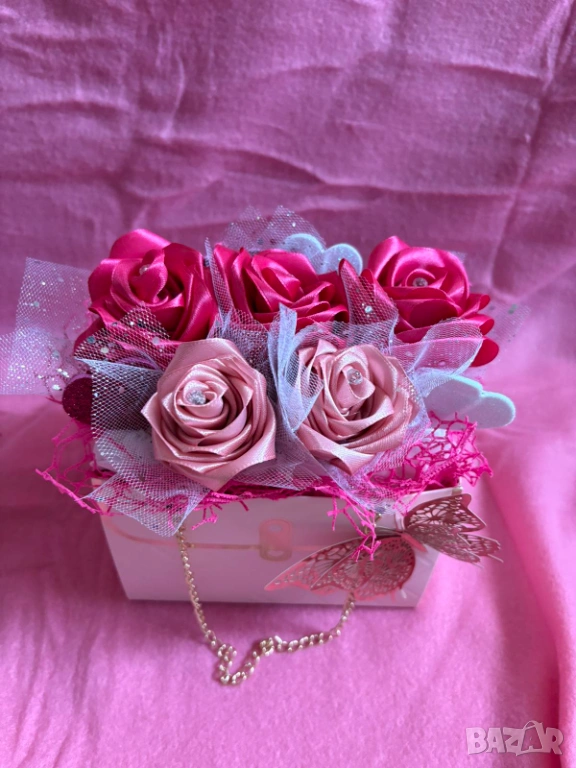 Сатенени рози, снимка 1