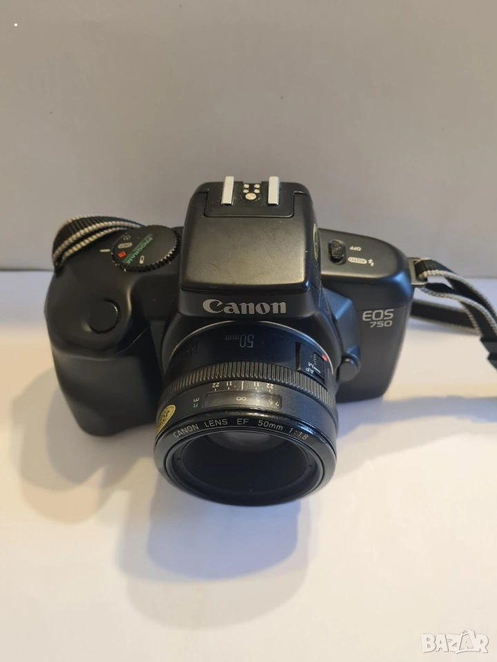 фотоапарат Canon EOS 750 с обектив Canon EF 50mm f/1.8, снимка 1