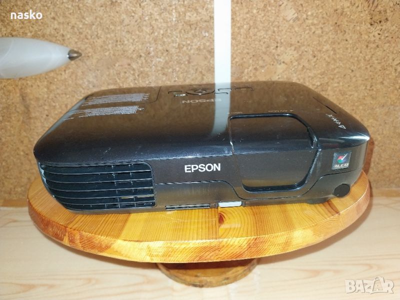 Проектор Epson с екран 80" 203см, снимка 1