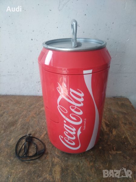 Мини хладилник във форма на кенче COCA COLA за охлаждане на храна и напитки,вода,безалкохолно Страхо, снимка 1