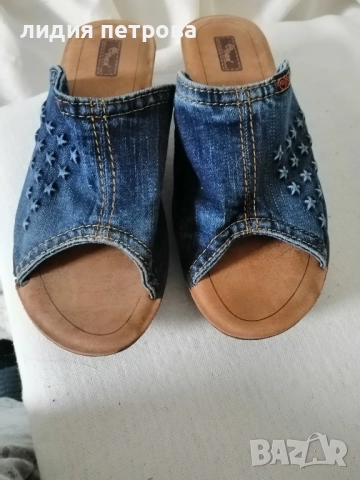 Дамски чехли и джапанки 