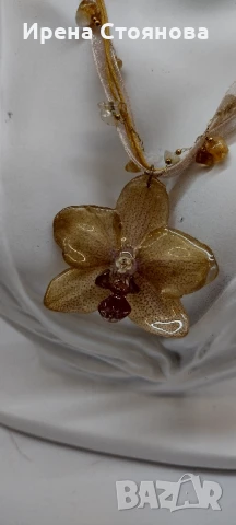 Колие с естествен цвят на орхидея. Дължината е максимално 30 см, цвета е с размери 5/5,5 см., снимка 8 - Колиета, медальони, синджири - 51093150