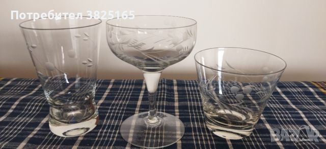 стъклени чаши с инкрустация, снимка 1 - Чаши - 45669323