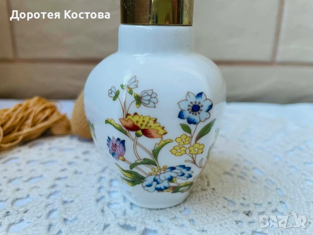 AYNSLEY красиво шише за парфюм от Англия от фин костен порцелан , снимка 2 - Антикварни и старинни предмети - 53881760