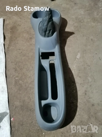 Централна конзола за toyota yaris verso 2002