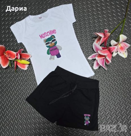 Дамски комплект Moschino , снимка 1 - Спортни екипи - 45967153