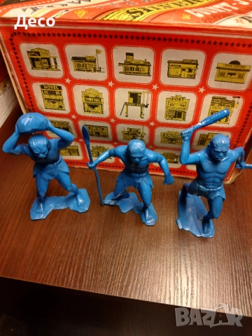 Стари руски пластмасови фигурки неандерталци., снимка 3 - Колекции - 52505825