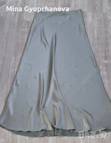 дълбока пола сатен, снимка 2 - Поли - 52856421