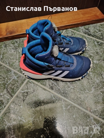 Обувки маратонки