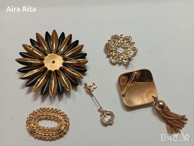 Винтиш, обеци и брожки., снимка 6 - Бижутерийни комплекти - 53810296