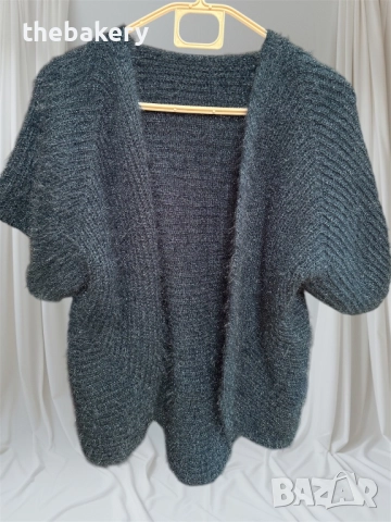 Дамска жилетка в петролен цвят