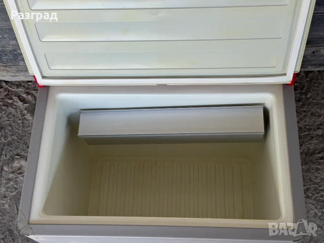 Electrolux-хладилник на газ - 12V - 220V, снимка 4 - Хладилни чанти - 51150144