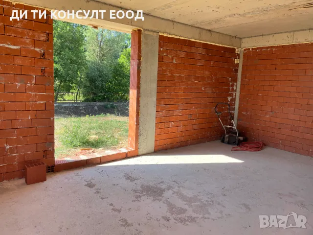 Нова къща с двор, снимка 1 - Къщи - 48990237