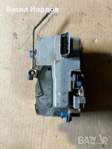 Предна Дясна брава за ситроен берлинго 1 . БРАВА берлинго . , снимка 2 - Части - 51075706