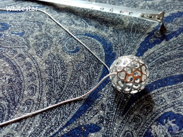 Дамско посребрено колие с кълбо, снимка 2 - Колиета, медальони, синджири - 53622221