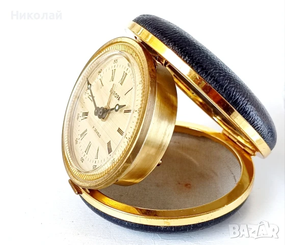 Немски туристически часовник-будилник в кожена табакера с месингова рамка , снимка 2 - Антикварни и старинни предмети - 51363918