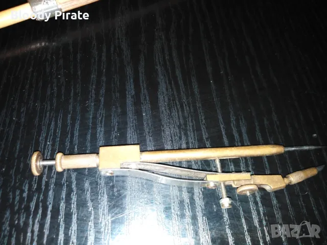 стар бронзов пергел , снимка 1