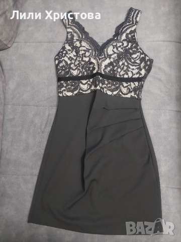 Рокля вталена