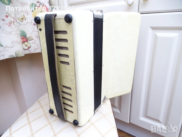 Aкордеон Weltmeister 48 баса в много добро състояние, снимка 11 - Акордеони - 52874690