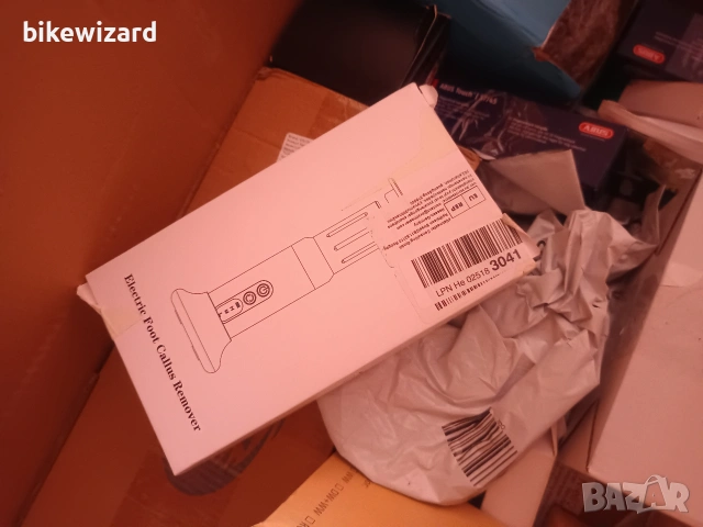 LED 2-в-1 електрически уред за премахване на мазоли с 2 пили за крака и лак за нокти, снимка 6 - Електрически пили за пети - 53639563