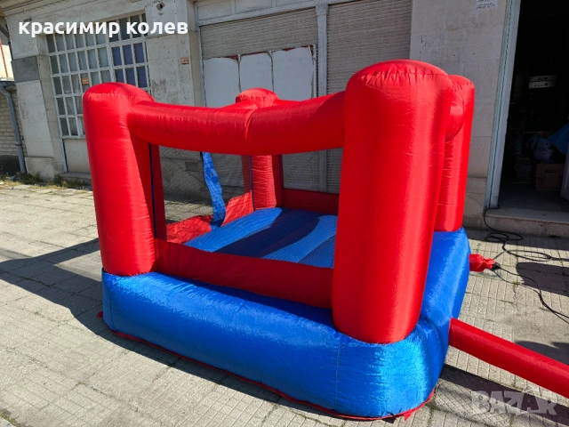 немски надуваем замък за скачане с компресор