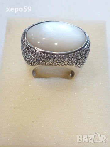 Солиден сребърен дамски пръстен с циркони и седеф-сребро 925.Ръчно изработен.