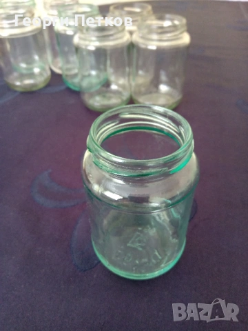 Бурканчета с винт от бебешки пюрета за детска кухня.