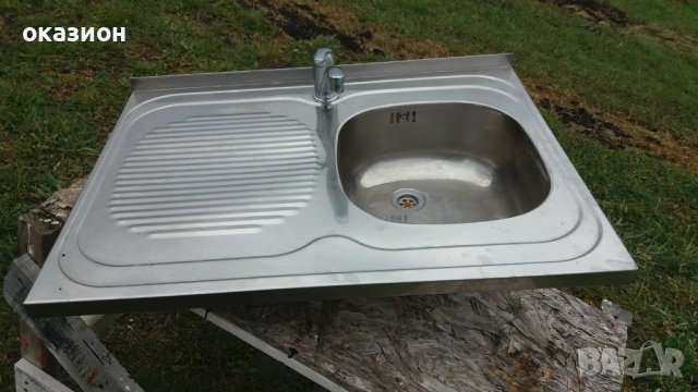 мивка с батерия сифон и меки връзки на видима