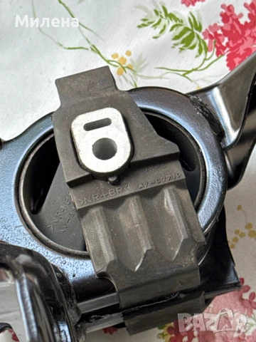 Опора / тампон - горен за мотор на Toyota C-HR, снимка 2 - Части - 51341736