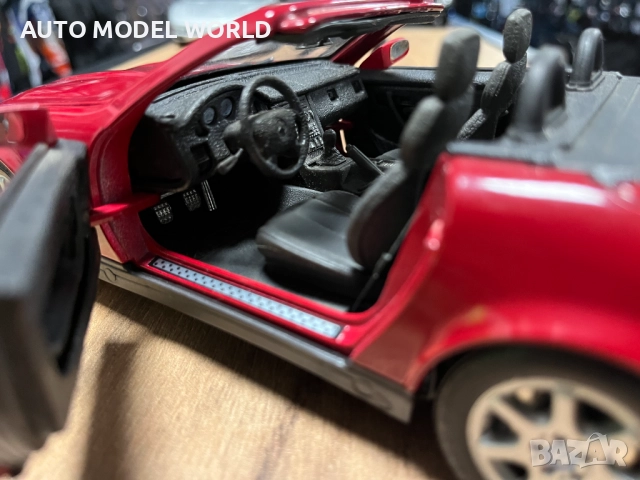 МАISTO колекционерски модел MERCEDES-BENZ SLK200 2000 г. 1:18 мащаб, снимка 6 - Колекции - 52879209