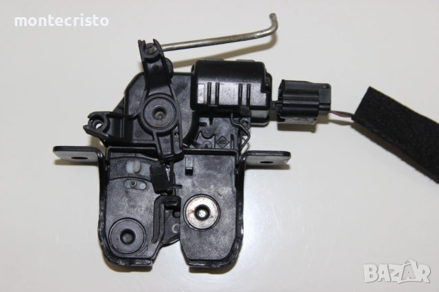 Брава заден капак Dacia Duster (2010-2017г.) 905030010R / 90 50 300 10R