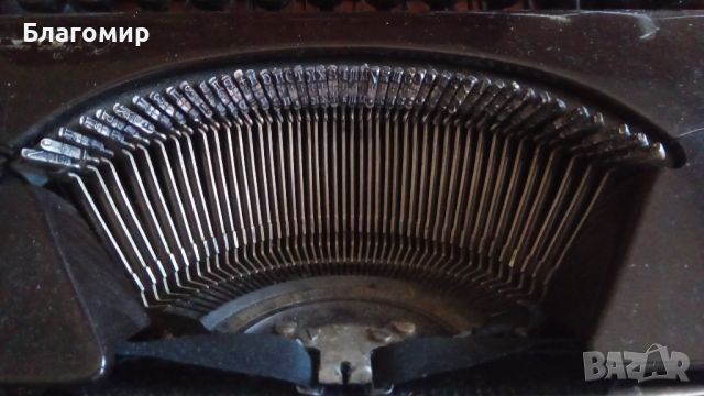 Рядка пишеща машина Olympia Plana, снимка 5 - Антикварни и старинни предмети - 45314234