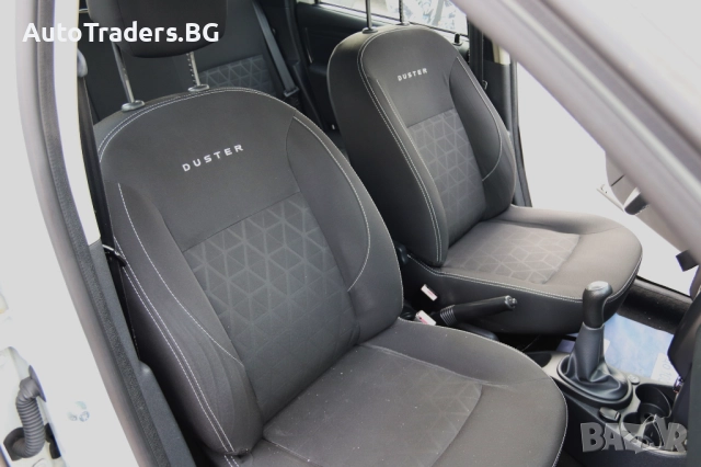 Dacia Duster 1.6 Газ/Бензин, снимка 11 - Автомобили и джипове - 52772541