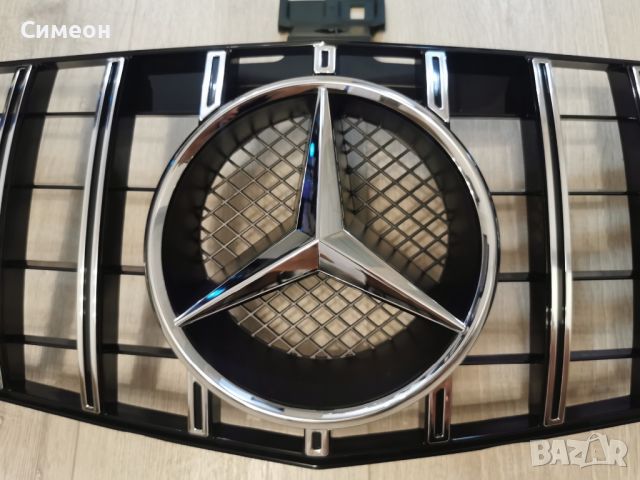 Решетка с емблема тип GT AMG за Mercedes W204, снимка 2 - Части - 45798264