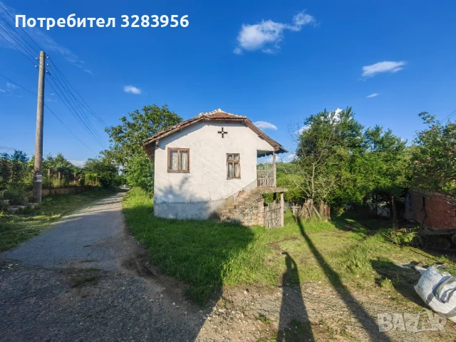 Къща с двор в с. Слатина, снимка 3 - Къщи - 51217054