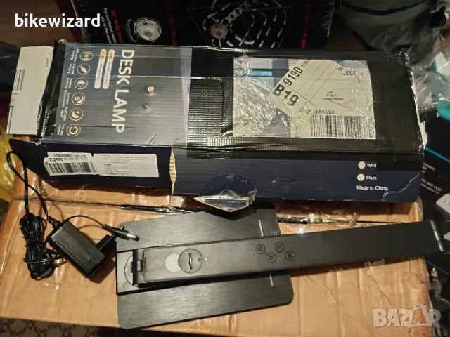 Настолна лампа LED с димируема светлина и функция за зареждане с 10W безжично зарядно НОВА, снимка 5 - Настолни лампи - 50182746