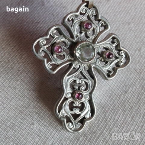 Уникален сребърен кръст с камъни.