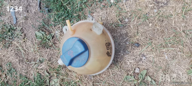 казанче за антифриз за голф 4 