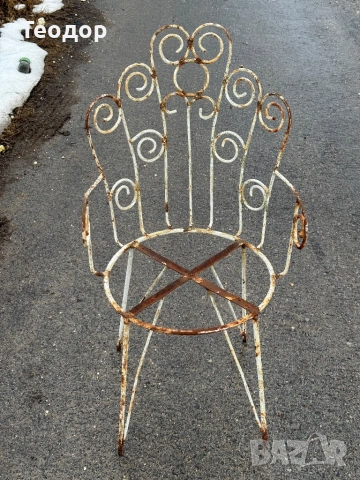 Соц метален стол от бивша сладкарница, снимка 2 - Столове - 53863372