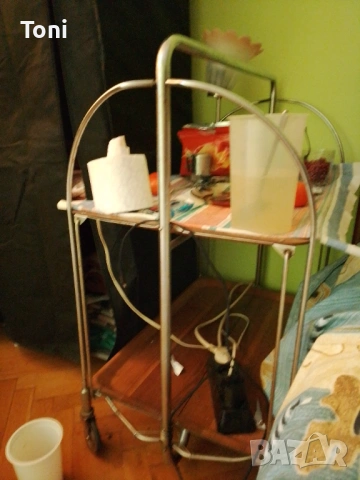  2 броя Сгъваеми маси от социализма много удобни