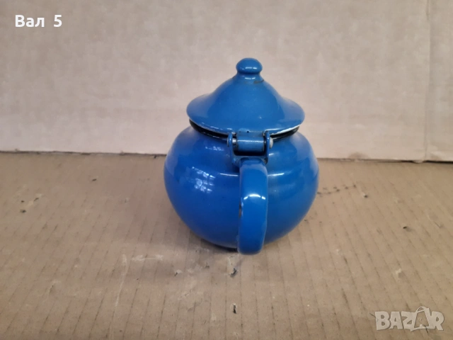 Красив стар малък емайлиран чайник, снимка 2 - Антикварни и старинни предмети - 53750591