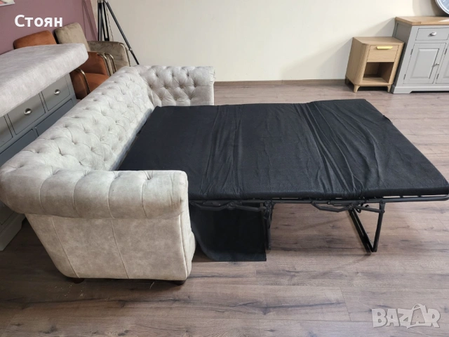 Кремав диван от плат тройка Честърфийлд с функция сън, снимка 8 - Дивани и мека мебел - 53759903