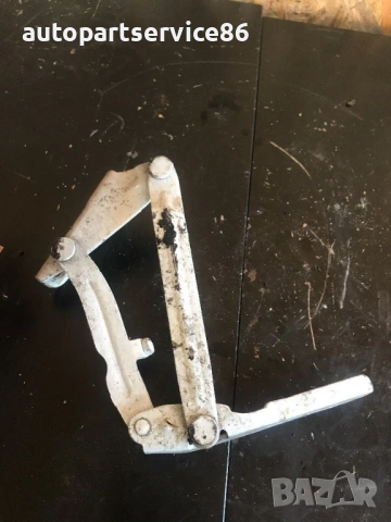 Панти за преден капак лява страна за Mercedes W906 Sprinter (2006-2011) 9067500021