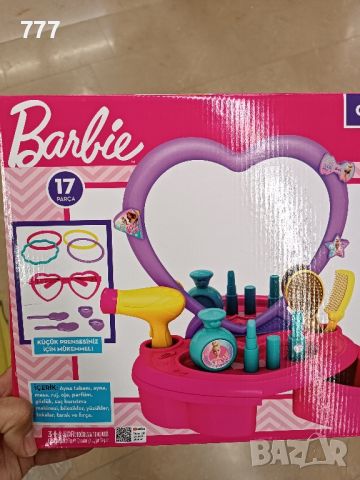 Тоалетка за Barbie , снимка 1 - Кукли - 45160688