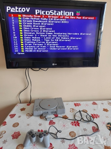 PS1 с 46 игри ХАКНАТА и SD карта.